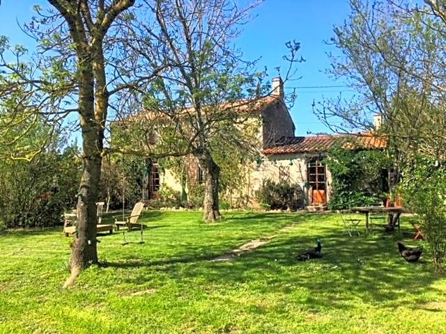 Dormir Ben Aise, Chambre d'Hôtes à Maillezais