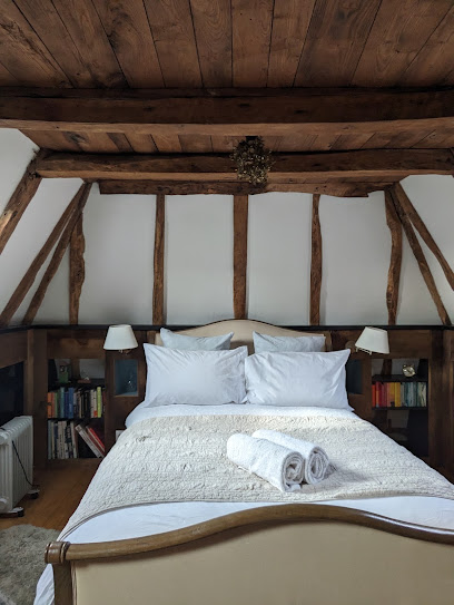 Gîte Charmante Maison Aynac 46, Location De Vacances à Aynac