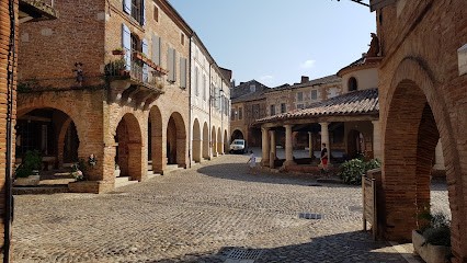 Gîte Place du Château, Chambre d'Hôtes à Auvillar