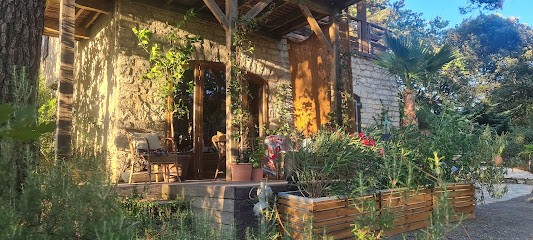 Lou Paradou Lodge, Chambre d'Hôtes à Grillon