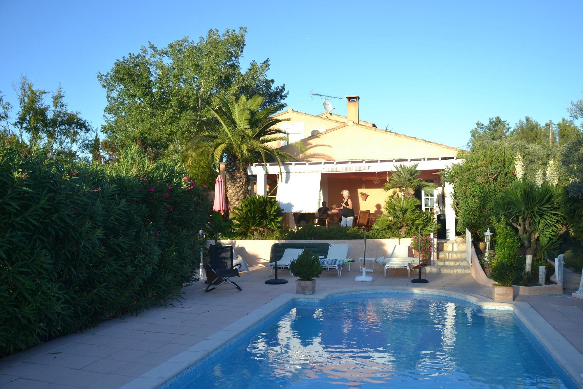 LE CLOS DU PASSANT, Chambre d'Hôtes à Fontvieille