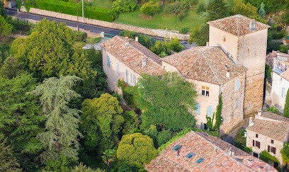 Château D'uzer : Maison D'hôtes, D'amis, De Famille, Chambre d'Hôtes à Uzer