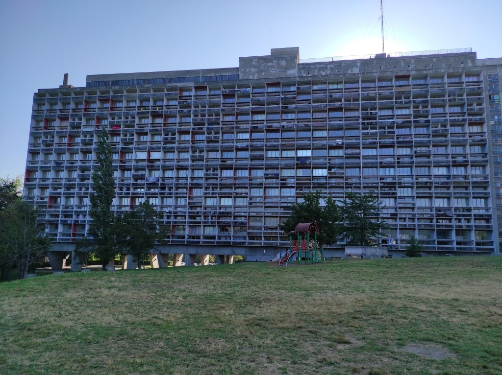 Homestay Le Corbusier 5 Ieme Rue, Chambre d'Hôtes à Firminy
