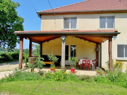 Ô Prés D'ici Chambres D'hôtes- Pascale Leclercq Et Bernard Gaudinet, Chambre d'Hôtes à Liévans