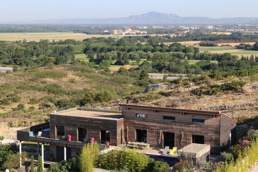 Suite Parentale Dans Villa D'Architecte, Maison d'Hôtes à Lançon-Provence