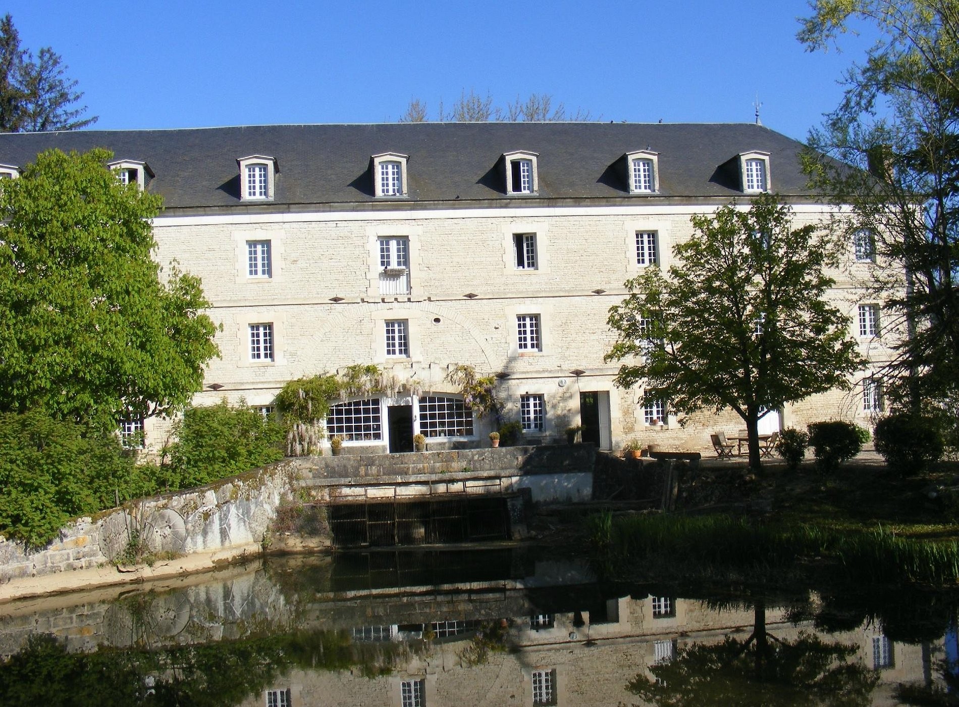 Le Moulin de Poilly, Chambre d'Hôtes à Poilly-sur-Serein