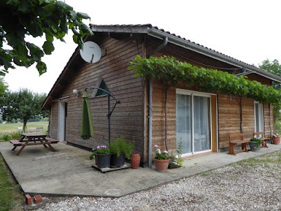Gîte Le Pouget Lauzun, Location de Vacances à Montignac-de-Lauzun