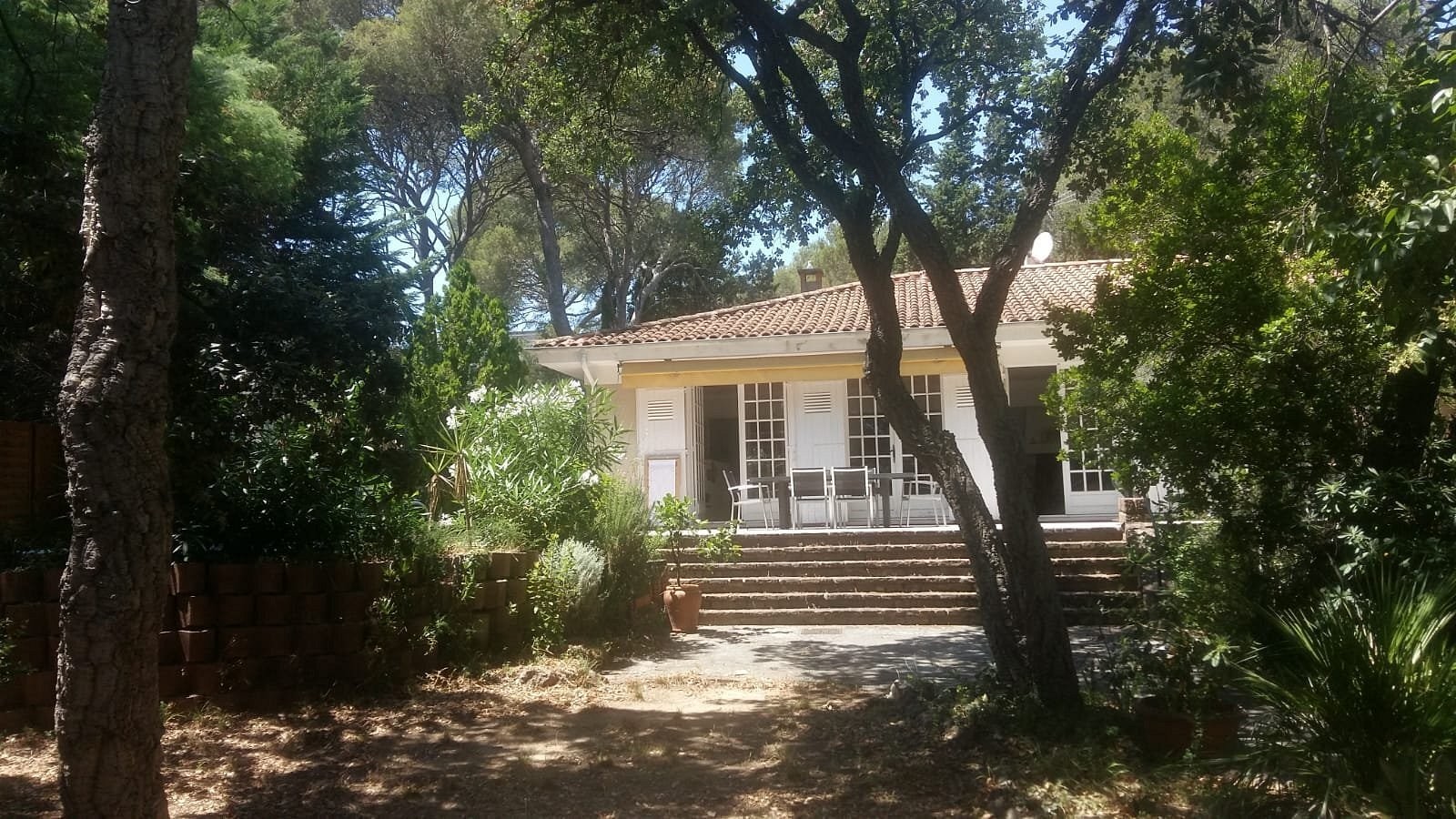 La Maison Blanche, Chambre d'Hôtes à Fréjus