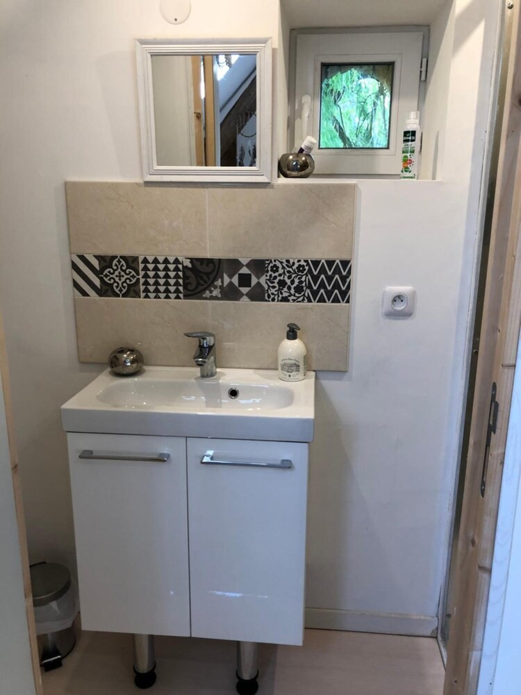 La Chambrée des Colombes, Chambre d'Hôtes à Sainte-Colombe-près-Vernon