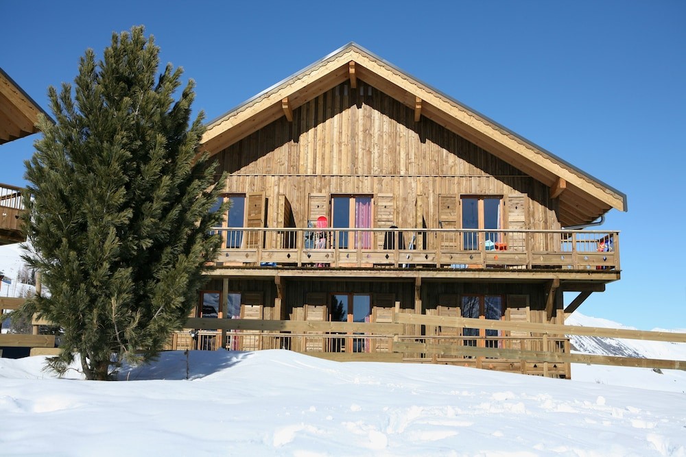 Les Chalets Des Cimes, Location de Vacances à Fontcouverte-la-Toussuire