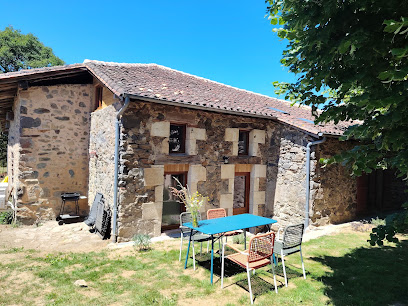 Gîtes & Camping Le Maingaud Location De Vacances à Saulgond