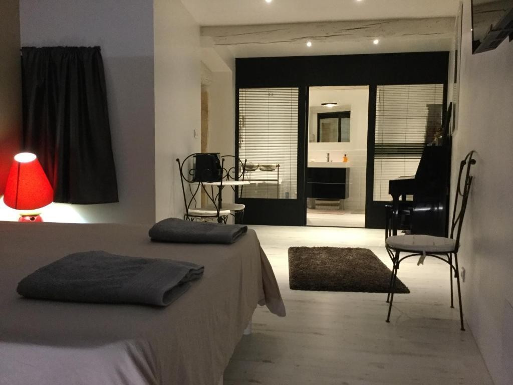 Eyragues suite parentale, Chambre d'Hôtes à Eyragues