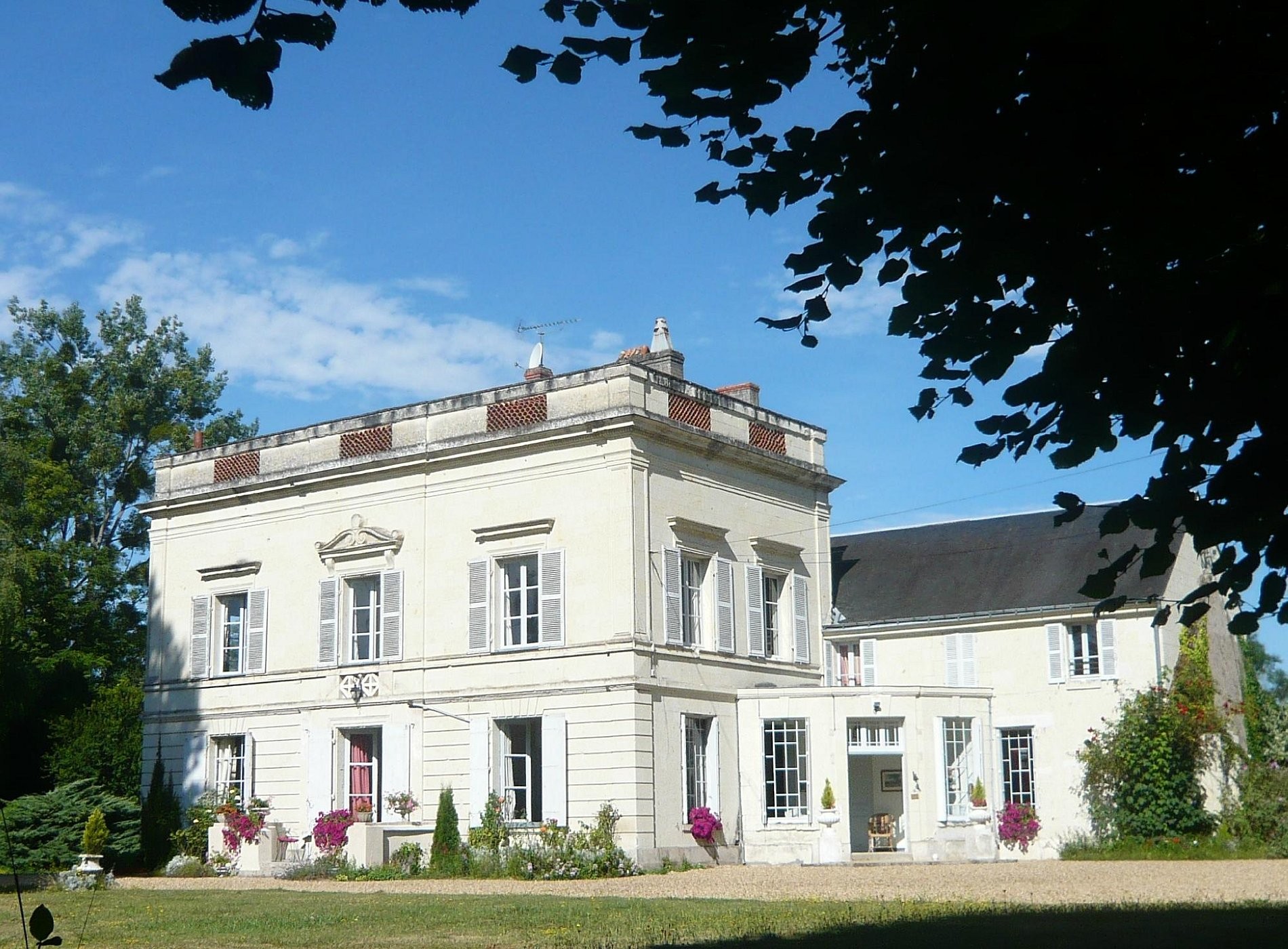 Gites Les Longchamps, Chambre d'Hôtes à Neuillé