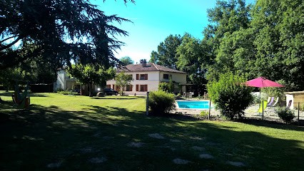 La Forestière Home D'hôtes Et Gîte, Chambre d'Hôtes à Monclar-de-Quercy
