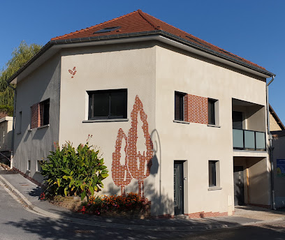La Logia - Gites 20 Personnes - 10 Chambres, Maison D'hôtes à Rilly-la-Montagne