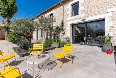 At The Home Of Beautiful Times - Future Scope Bed & Breakfast, Chambre d'Hôtes à Neuville-de-Poitou