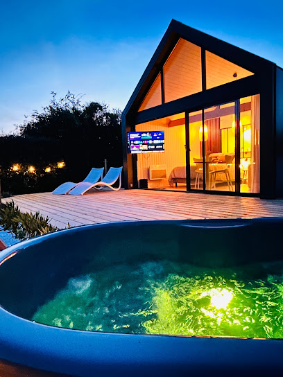 Tiny House Home Paradis & Spa - Love Room Chambre D'hôtes à Souvigné