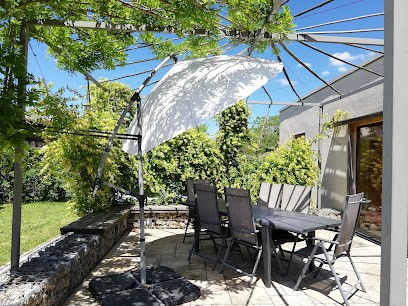 HARMONY bioclimatic holiday cottages, Location de Vacances à Saint-Denis-sur-Loire