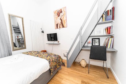 Loft, atelier artiste Montmartre, Location de Vacances à Paris 18