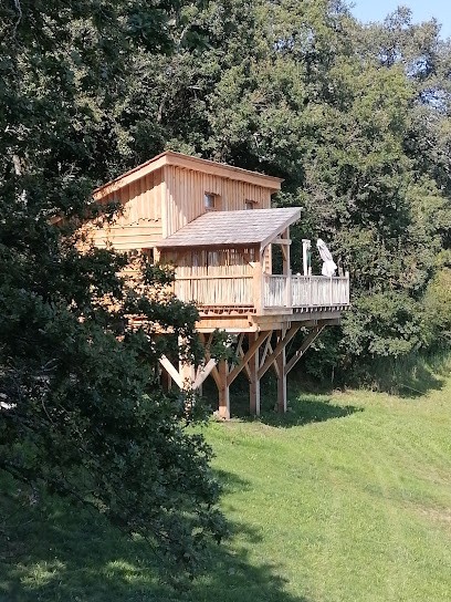 Les Cabanes de Céline, Chambre d'Hôtes à Carlat