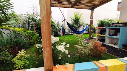 Maison Nico, Location de Vacances à Pantin