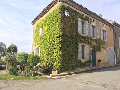 Les 5 Terrasses, Location de Vacances à La Sauvetat