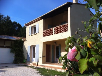 Domaine Du Courroussouve, Maison d'Hôtes à Oppède
