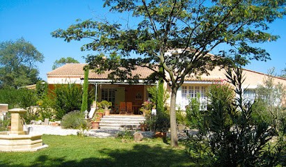 Domaine Au Coeur Des Alpilles, Chambre d'Hôtes à Maussane-les-Alpilles