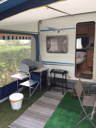 Les Caravanes De La Besbre, Location de Vacances à Dompierre-sur-Besbre