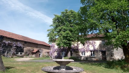 Domaine De Charlet, Chambre d'Hôtes à Saint-Laurent-sur-Gorre
