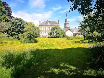 La Doucelle, Maison D'hôtes Et De Culture, Maison d'Hôtes à Lignières-Orgères