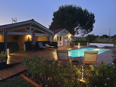 Les Pins Perdus, Chambre d'Hôtes à Saint-Ciers-d'Abzac