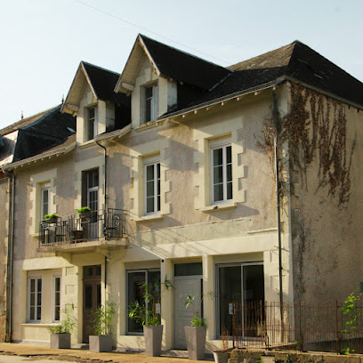 Maison Tarrade, Location De Vacances à Châteauneuf-la-Forêt