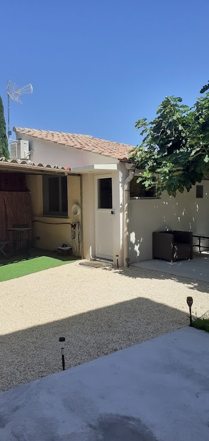 Studio La Roquillette, Location de Vacances à Lançon-Provence