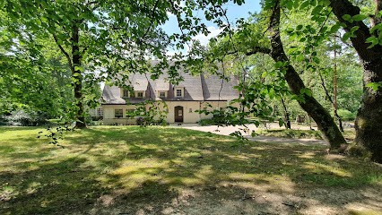 Les Bois De Ravel Chambres D’hôtes, Chambre d'Hôtes à Ravel