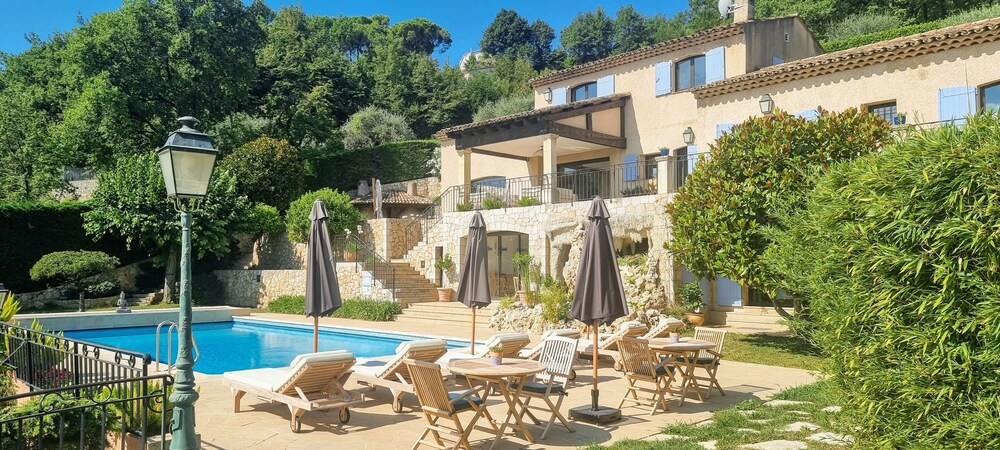 Loup Castel Boutique Hotel B&B, Chambre d'Hôtes au Bar-sur-Loup