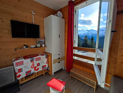 Petit Nid Rouge, Location De Vacances à Ustou