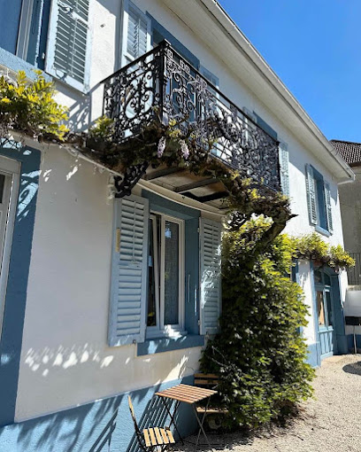 Logis Des Pinces Maillées, Chambre D'hôtes à Montécheroux