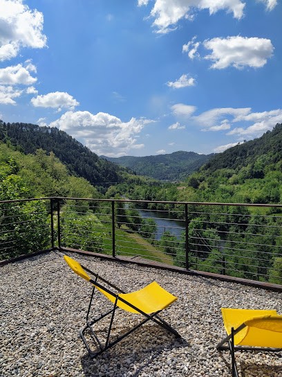 Gîtes des Salhens, Location de Vacances à Saint-Michel-de-Chabrillanoux