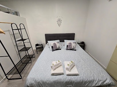 LE LOGIS DES TEMPLIERS, Chambre d'Hôtes à Régusse