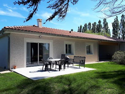 Gite Parc du Chanet, Location de Vacances à Montluel