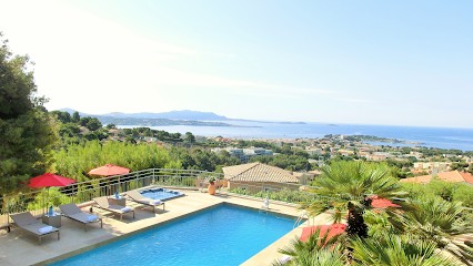 Villa Azur Golf, Chambre d'Hôtes à Bandol