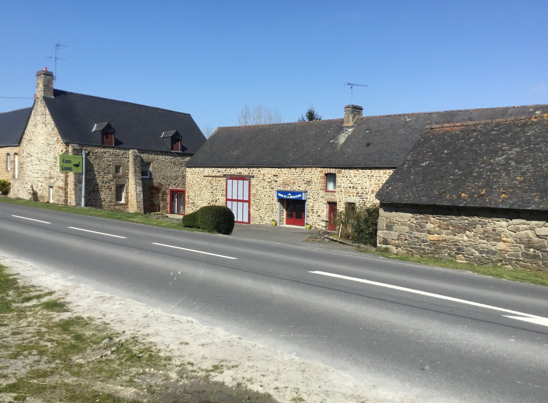 FERME DE LA BEGOSSIERE- Chambres D’hôtes Et Foie Gras En Baie Du Mont Saint Michel, Chambre d'Hôtes à Roz-sur-Couesnon