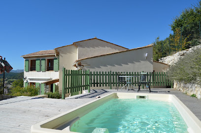 Amicalement Hote, Location De Vacances à Coursegoules