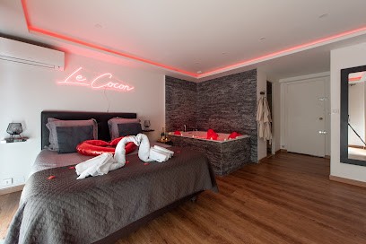 Le Cocon - SPA | Sauna | Jacuzzi Love Room, Location de Vacances au Cannet
