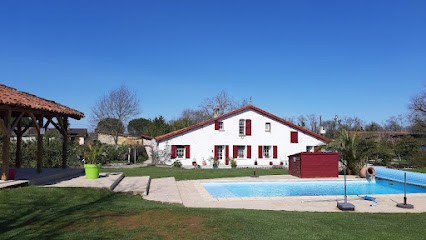 La forge de Clermont chambres et table d'hôtes, piscine,proche espagne,cap breton,hossegor, biarritz, Maison d'Hôtes à Clermont