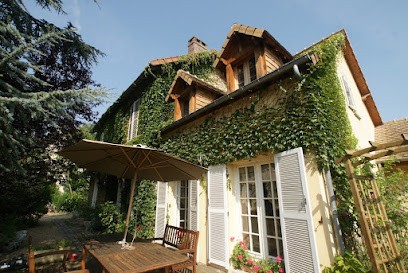 Le Cèdre Bleu, Chambre d'Hôtes à Grosrouvre