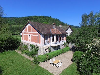 Villa Paulette, Location de Vacances à Lucenay-l'Évêque