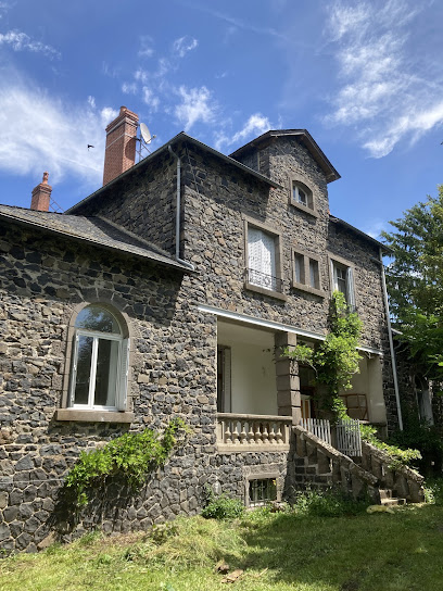 Gîte Angèle Et Gite Célestin, Location De Vacances à Neussargues en Pinatelle