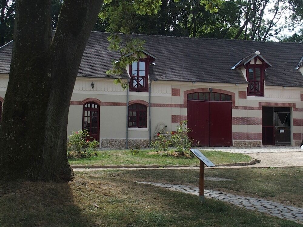 Le Loft De L'écurie, Maison d'Hôtes à Châteaufort